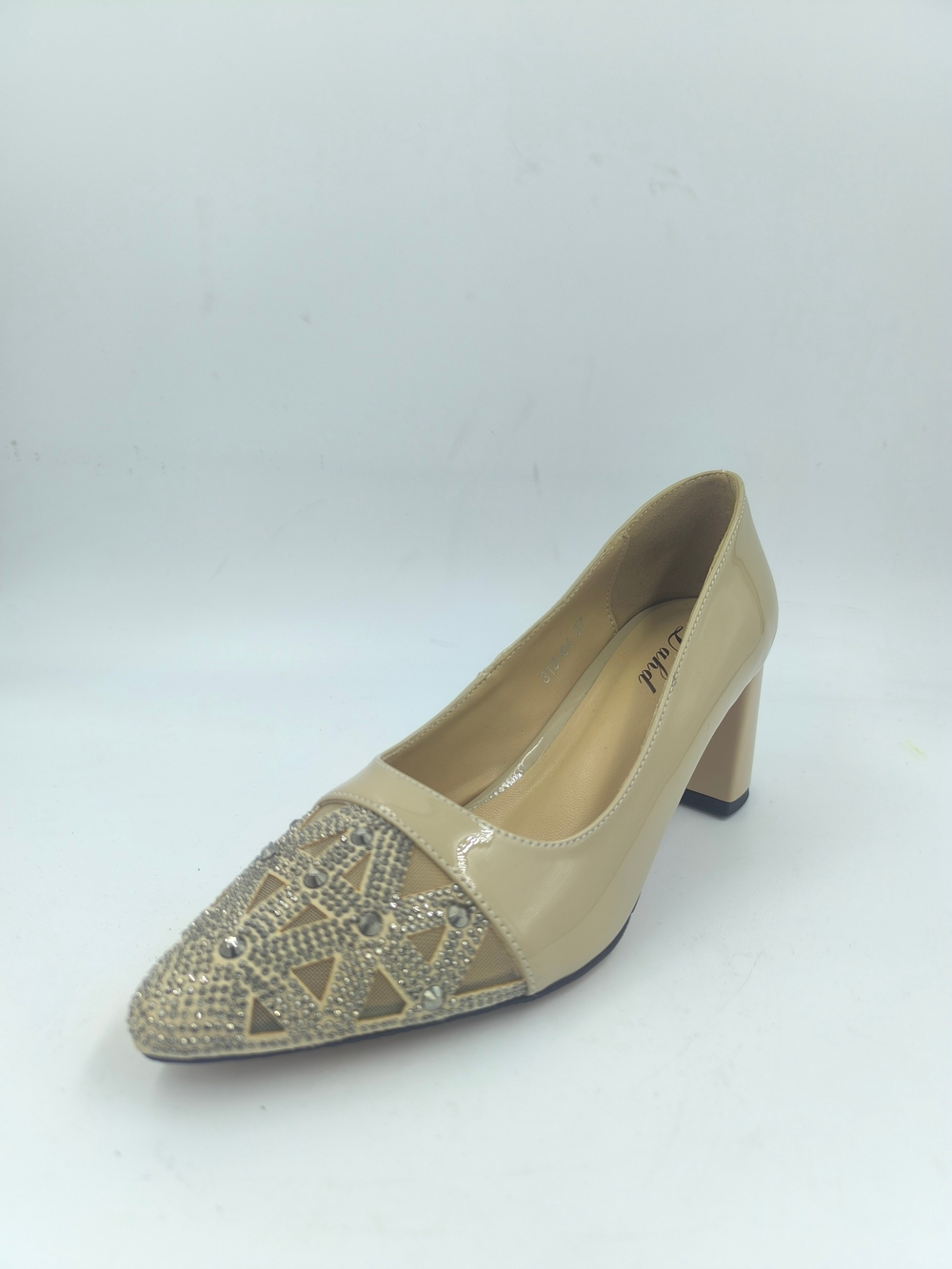 Женские туфли на каблуке из искусственной кожи с декоративным носком/размер 35-40