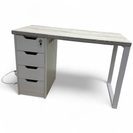 Манікюрний стіл mark sm-100 з металевою ніжкою