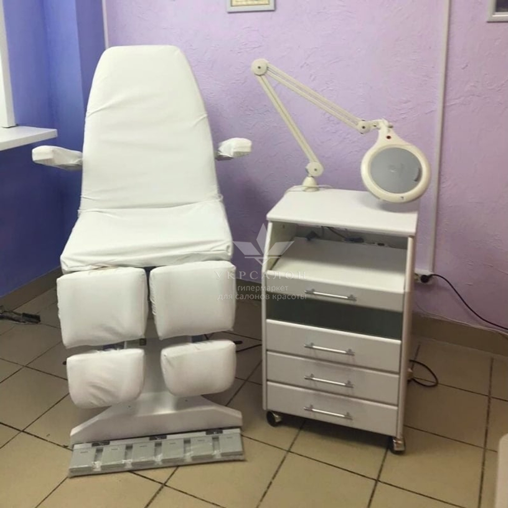 Педикюрно-косметологічне крісло fut-profi-3