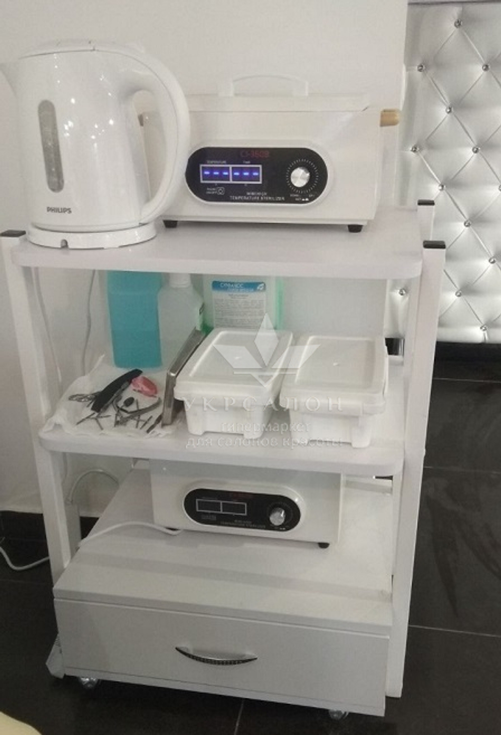 Косметологическая тележка Trion