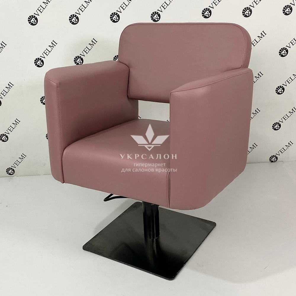 Перукарське крісло Eliot Black на квадраті