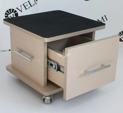 Подставка для педикюрной ванночки на колесах