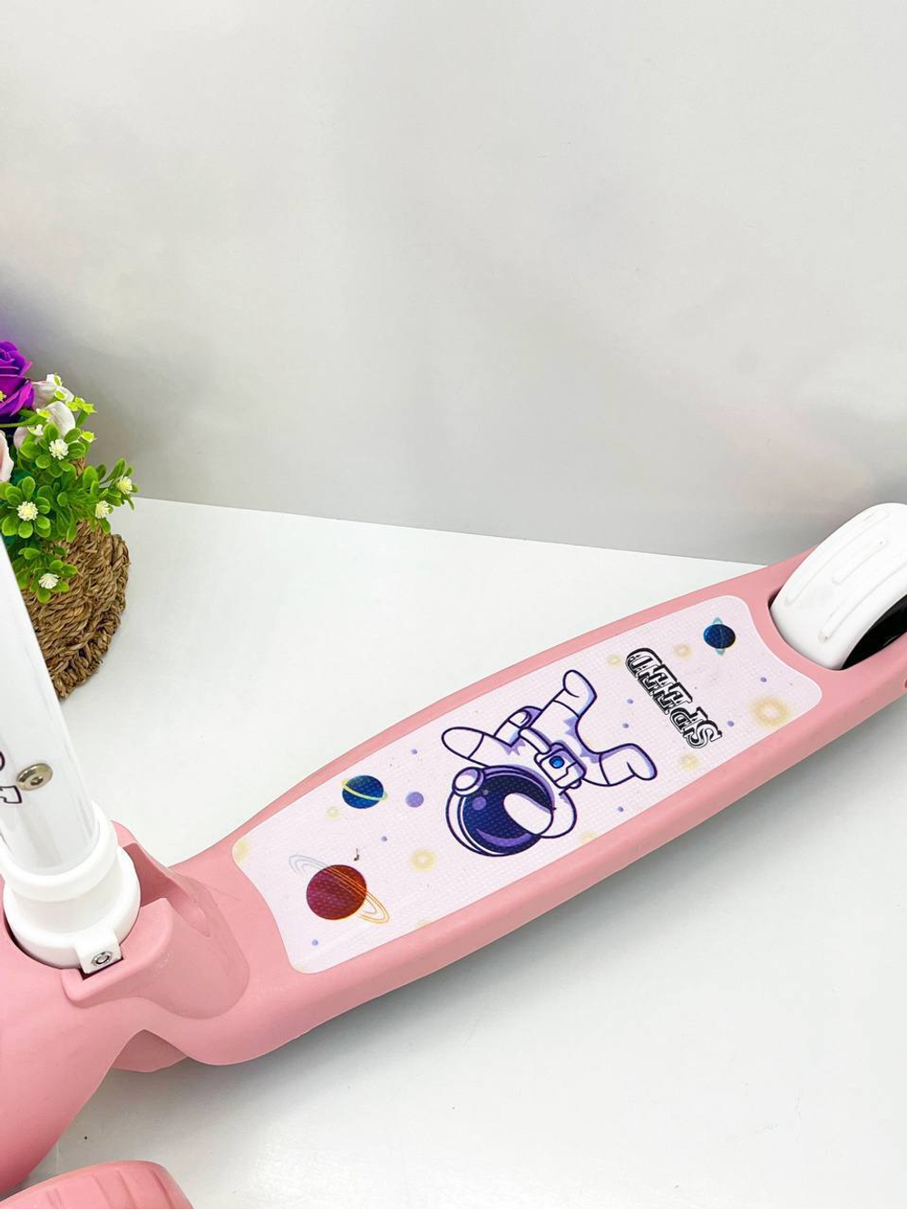 Детский самокат (розово-белый)