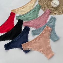 Гладенькі стрінги з мереживними вставками