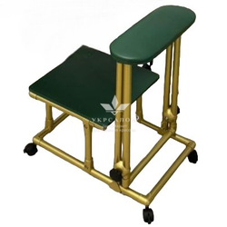 Подставка для педикюра Tertio New Gold на колесиках