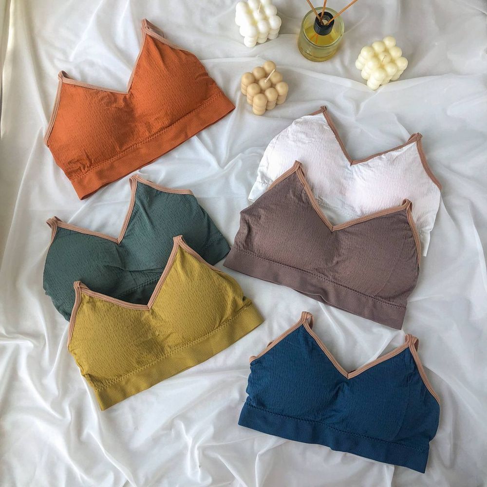 Топ на тонких бретельках