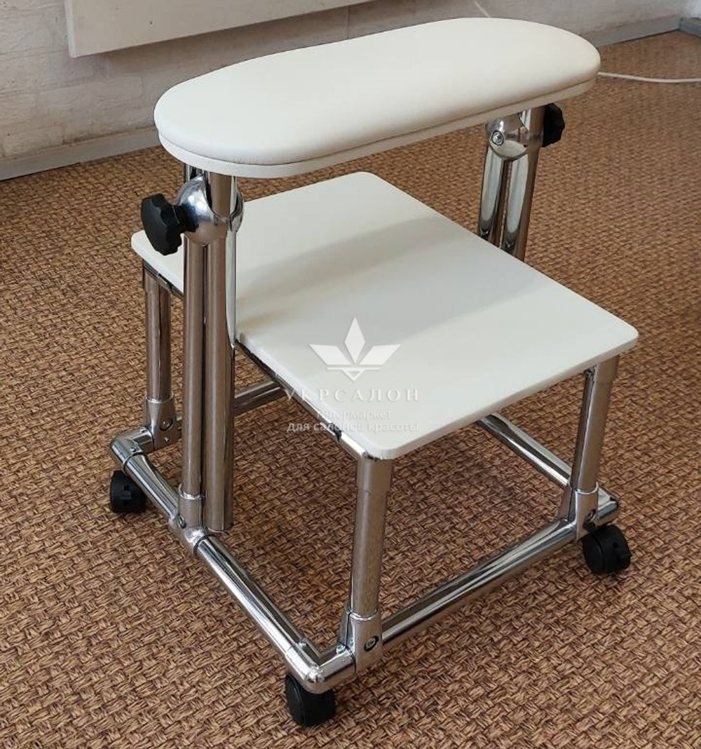 Подставка для педикюра Tertio 6 на колесах