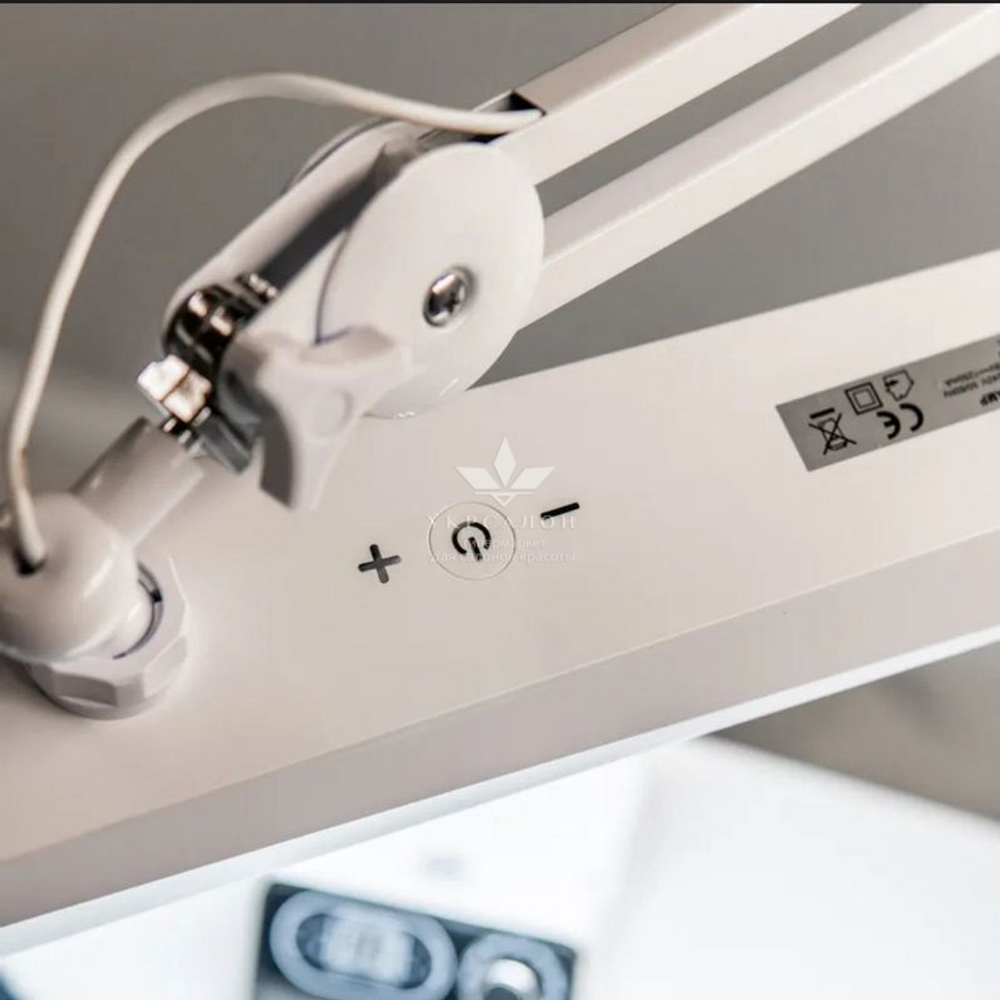 Лампа безтіньова настільна KMS 1005, 30W, white