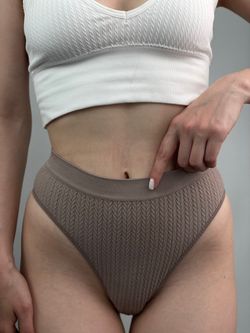 Стрінги в'язка