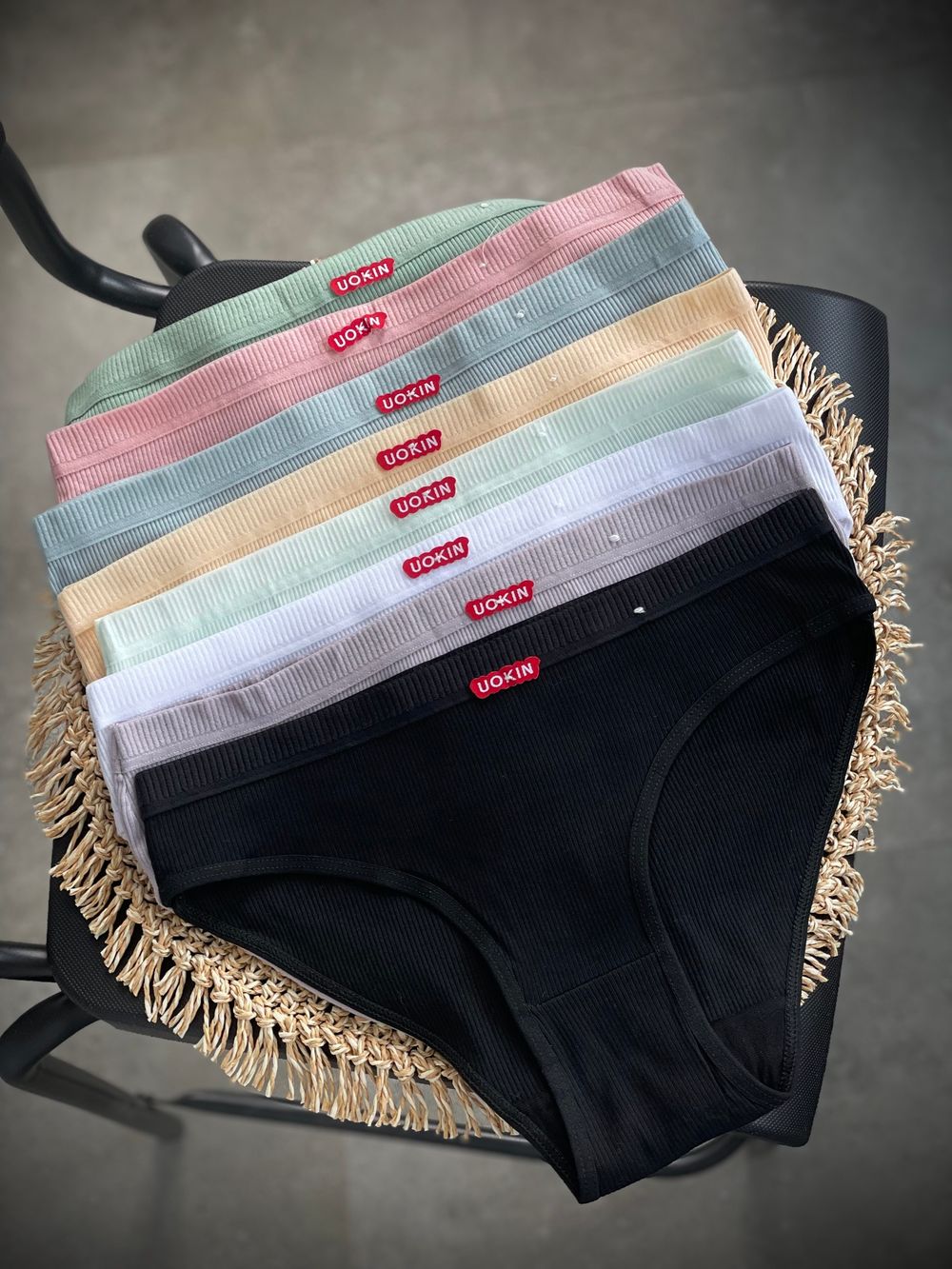 Сліпи з нашивкою по центру