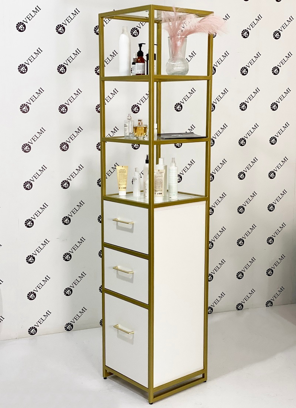 Витрина для салона красоты Orchid