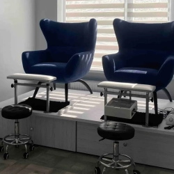 Подставка для педикюра Tertio 7 с регулировкой высоты на silver ножках