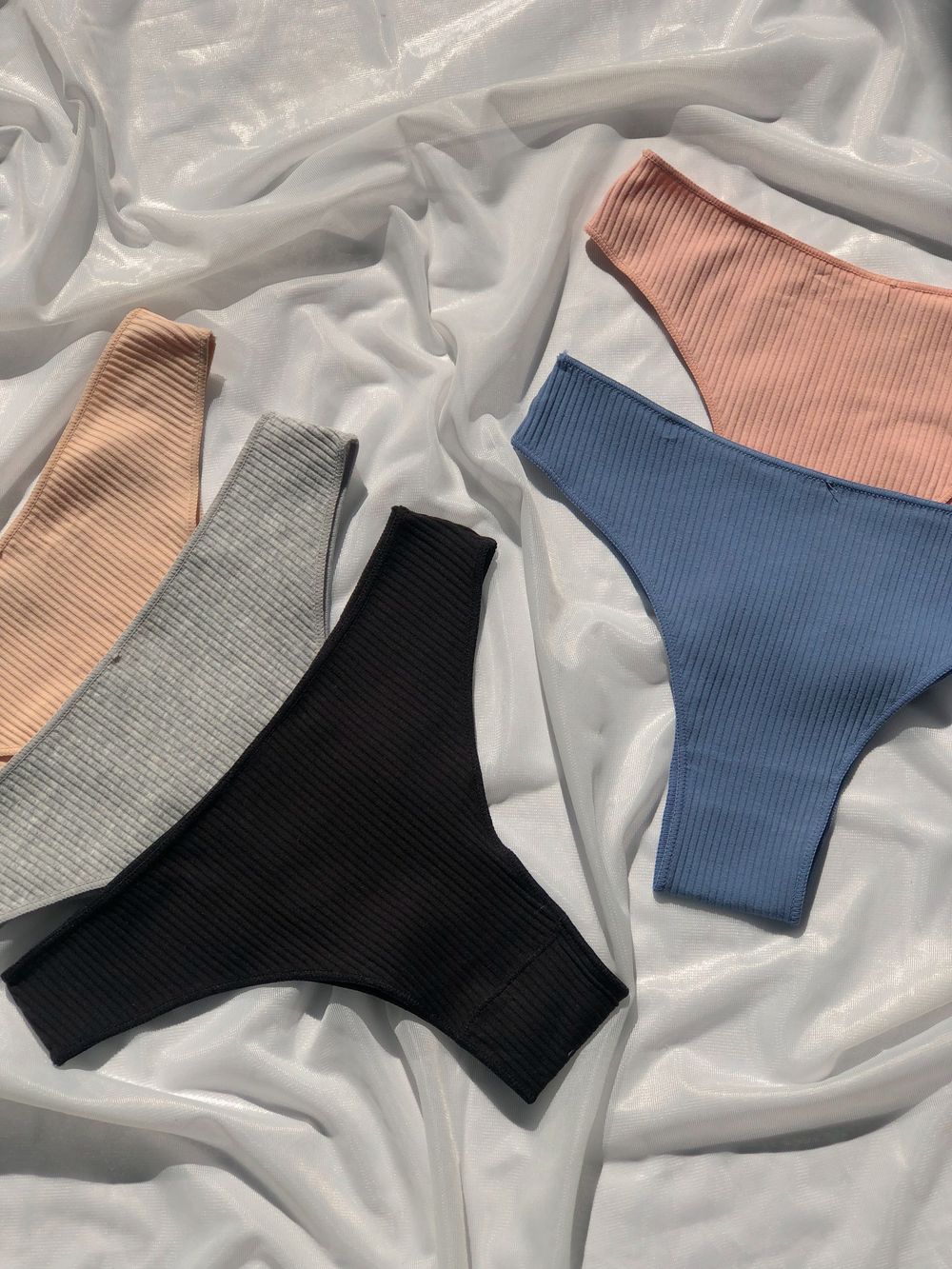 Стрінги в рубчик