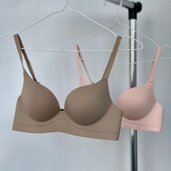 Безшовний бюстгальтер