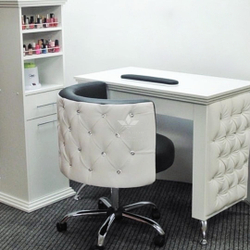 Манікюрний стіл Queen 2