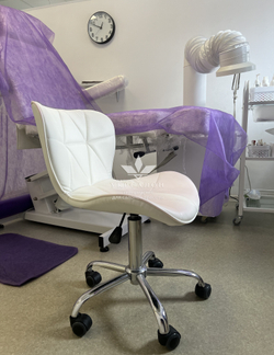 Стул мастера педикюра Paris 2