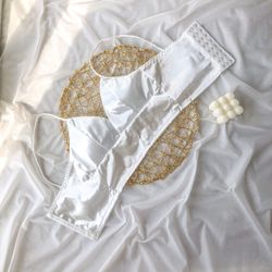 Атласний топ-бюстьє