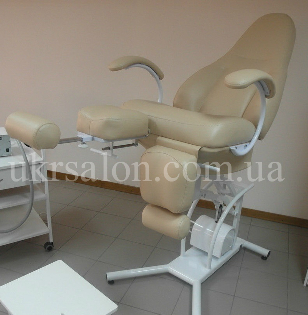 Педикюрно-косметологическое кресло КП-5 с подставкой для ванночки