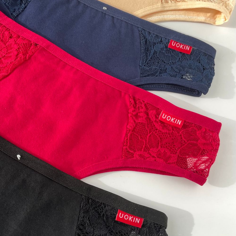 Американки з мереживними вставкоми