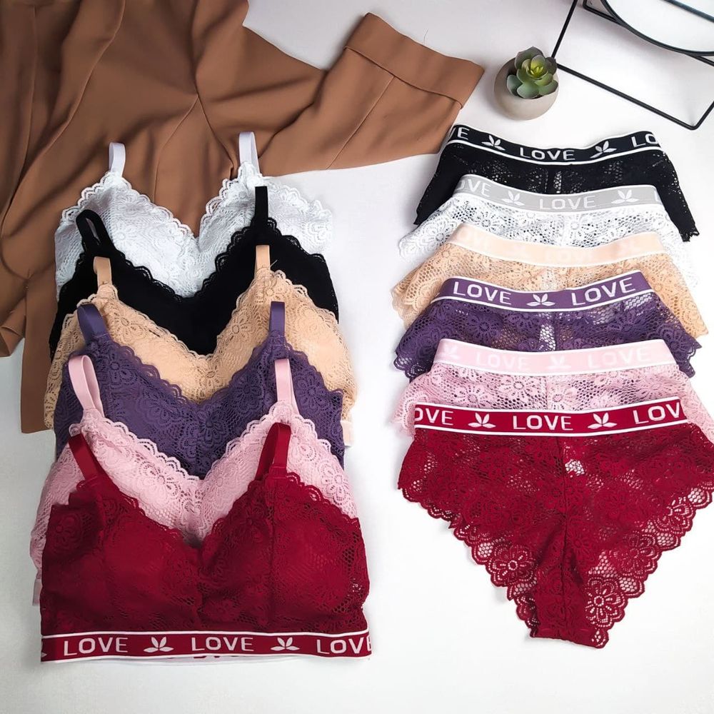 Кружевной комплект с красивым топом