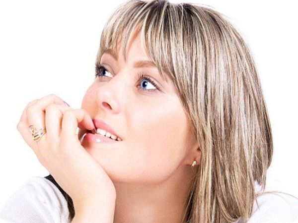 Причини, що штовхають людей гризти нігті в дорослому віці