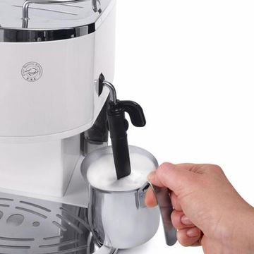 Кавоварка DeLonghi ECO 310 W