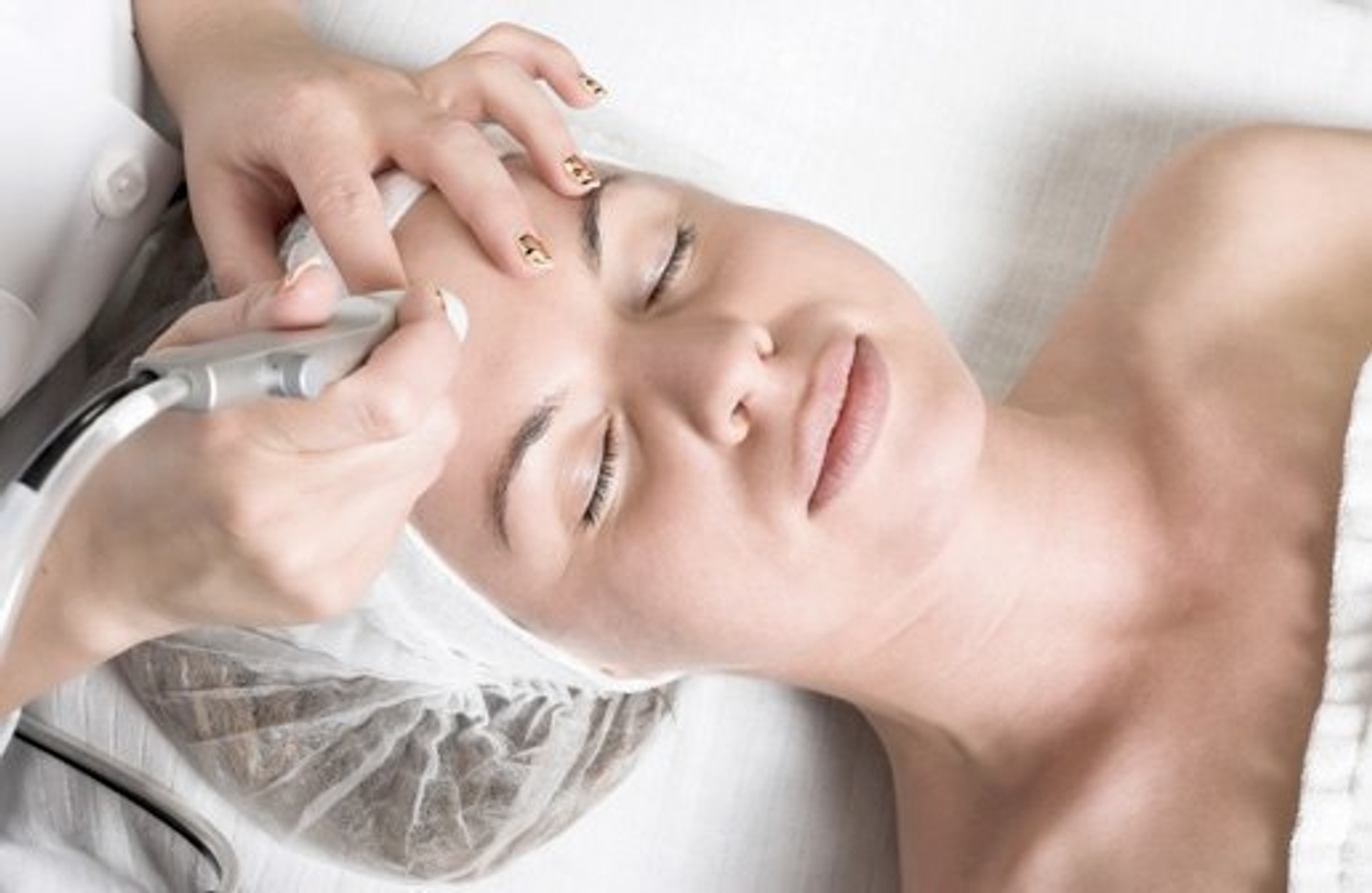 Обертывания и пилинг в салоне красоты Vrn-Beauty Воронеж устранят первые признаки старения