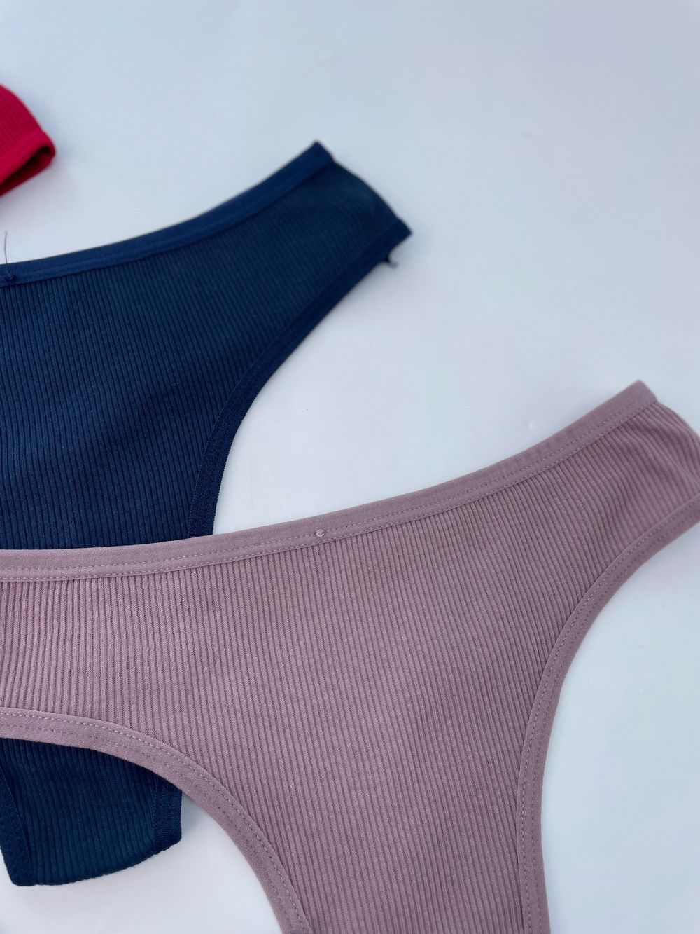 Класичні стрінги в рубчик