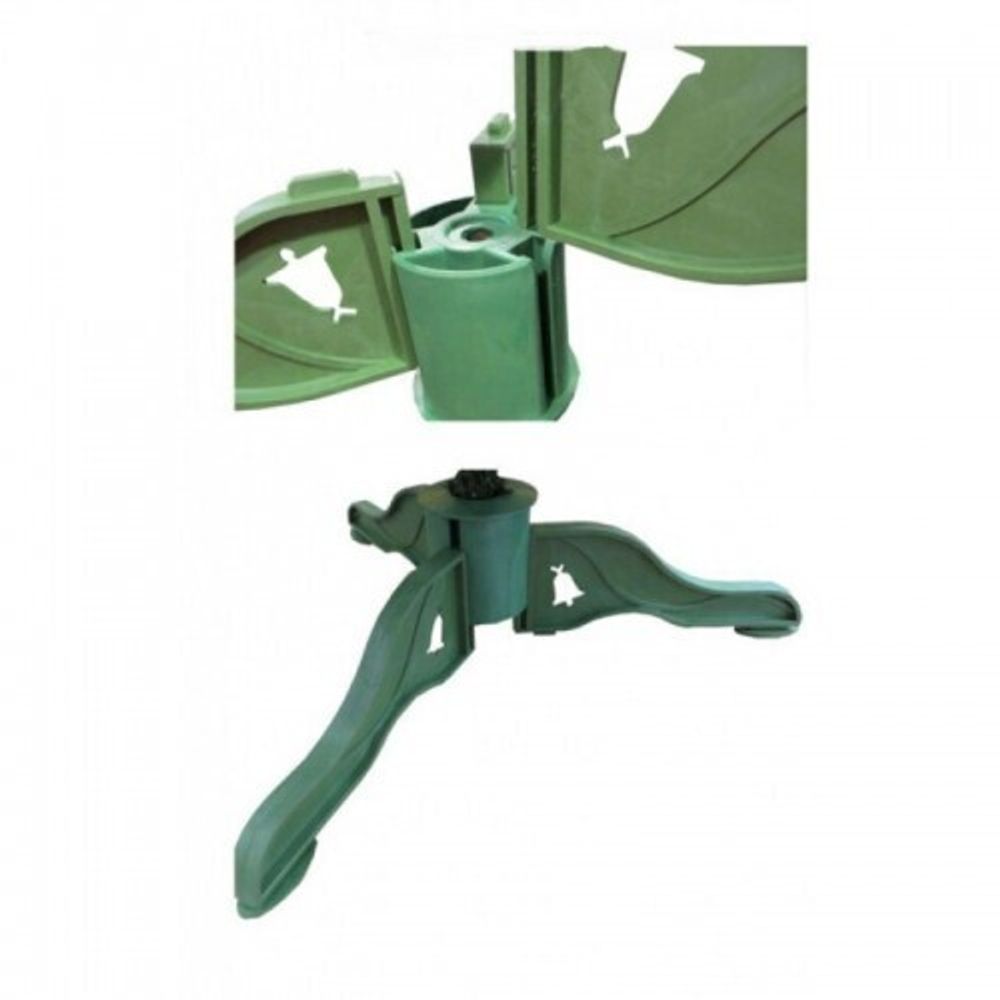 Искусственная елка (ПВХ). Высота 2.20м. С короткой и мягкой иглой.