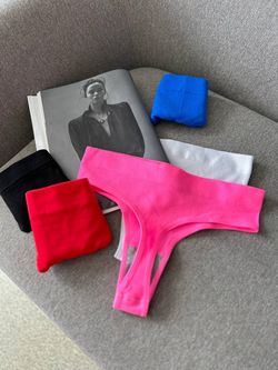 Стрінги в рубчик на високій посадці