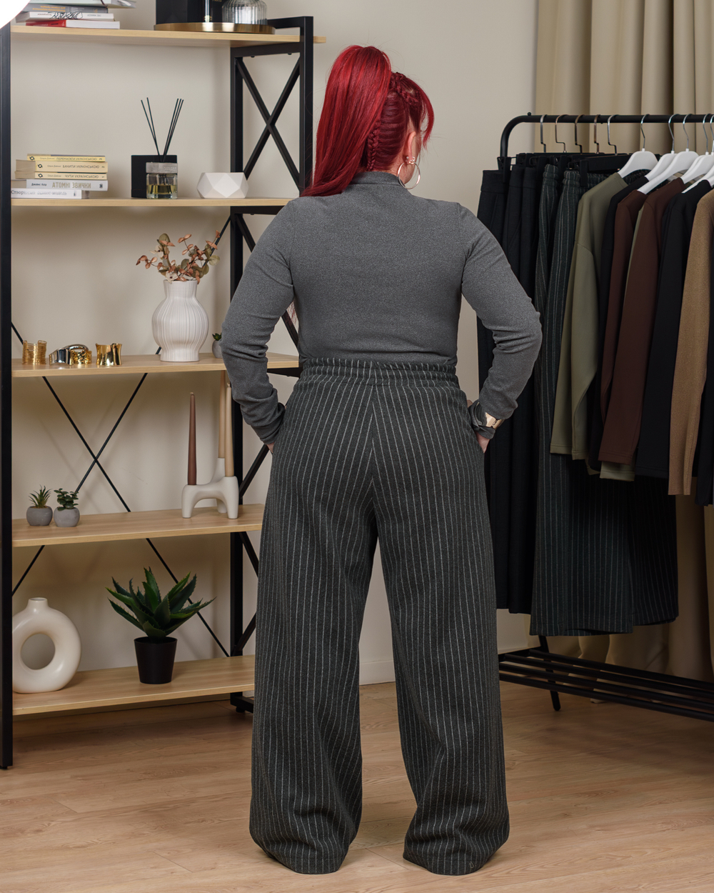 Брюки жіночі кашемір темно-сірого кольору в смужку (арт. 2852500701)