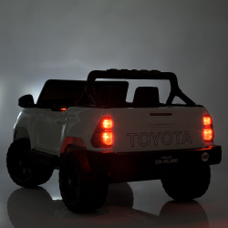 Дитячий електромобіль джип Toyota Hilux 4WD M 4919EBLRS