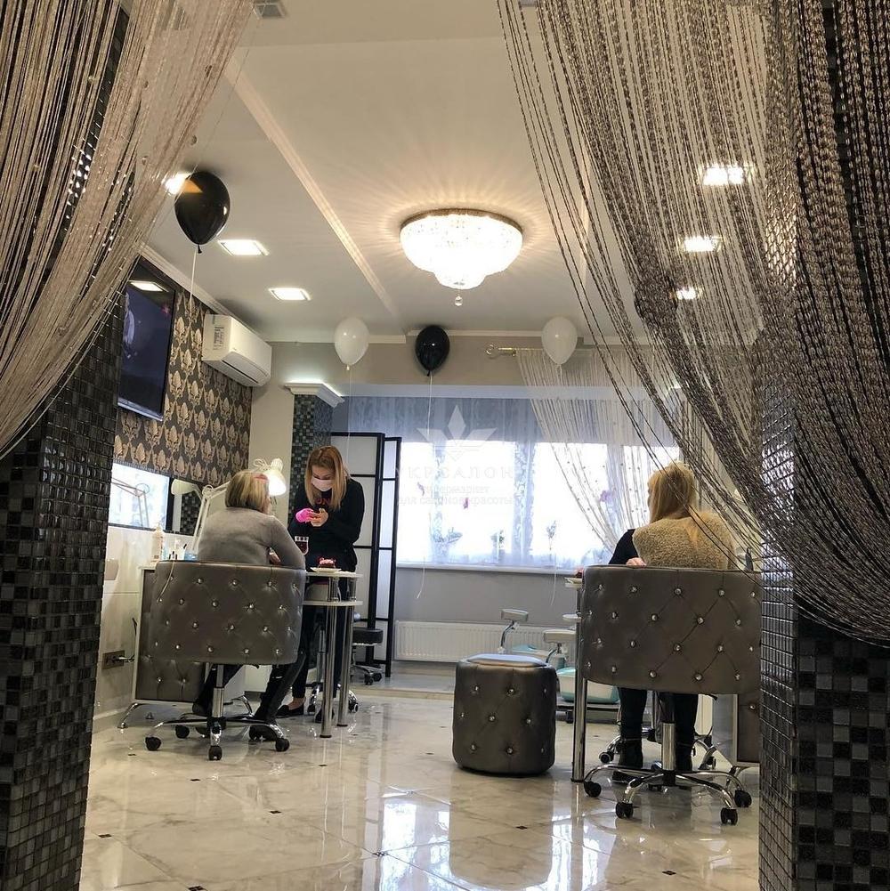 Манікюрний стіл Queen 3