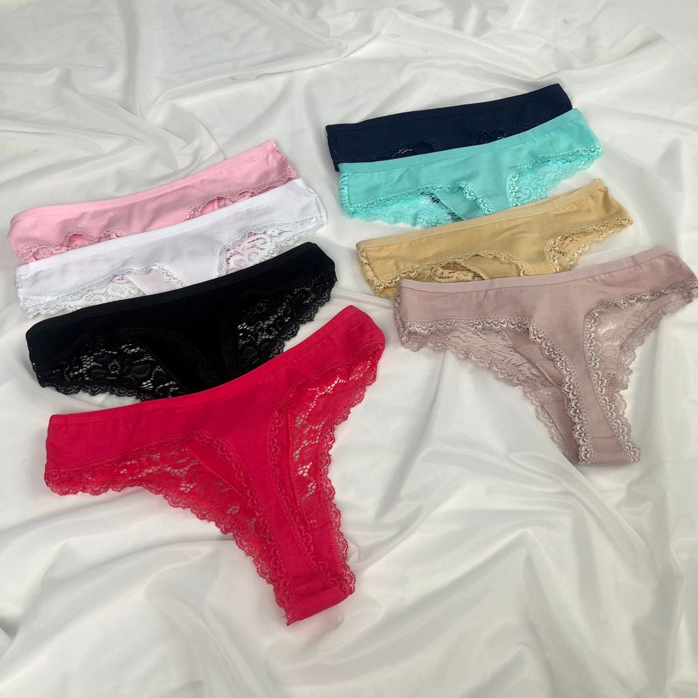 Стрінги з мереживними вставками