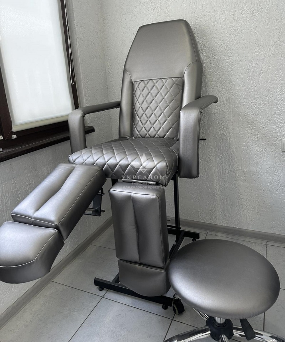 Педикюрне крісло Tertio Black