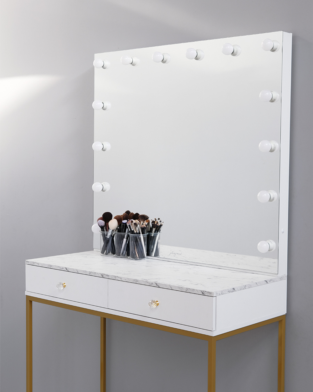 Рабочее место парикмахера 733