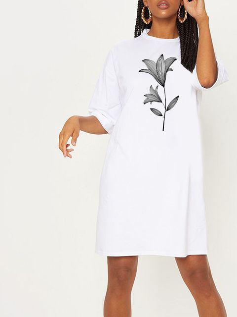 Платье-футболка белое с удлиненным рукавом Sprig of black lily Love&Live фото 1