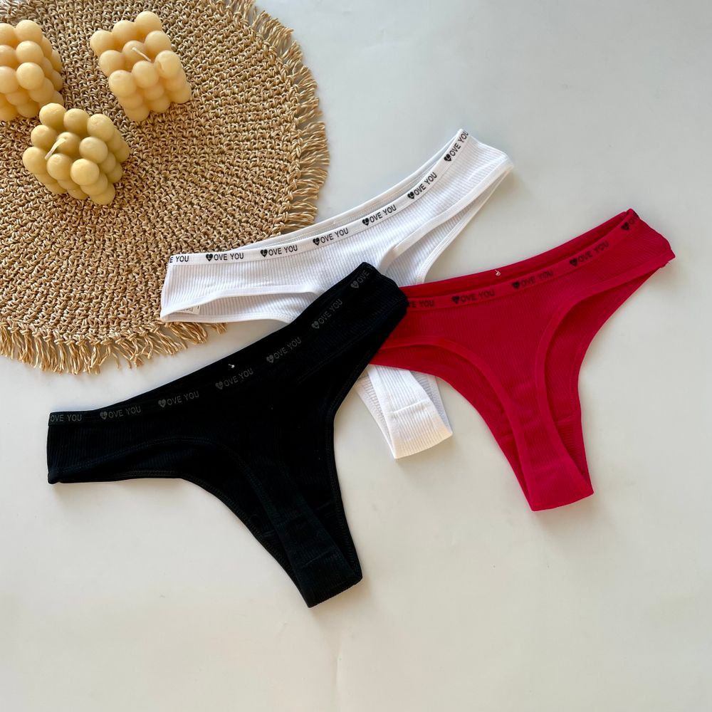 Стрінги в рубчик з написом на резинці