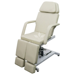 Педикюрно-косметологічне крісло 235