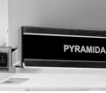 Витяжка PYRAMIDA TL 50 GLASS INOX/BLACK/N