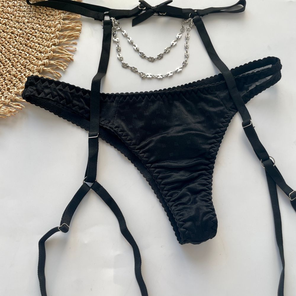 Вишуккний корсетний комплект з гартерами