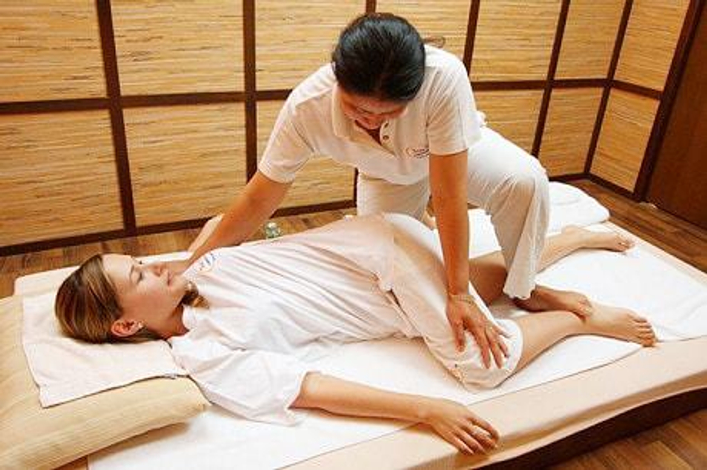Массаж для женщин и мужчин. Тайский массаж. Традиционный тайский массаж. Спа процедуры. Йога массаж.