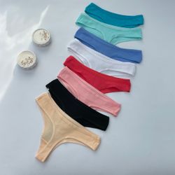 Класичні стрінги з маленьким написом