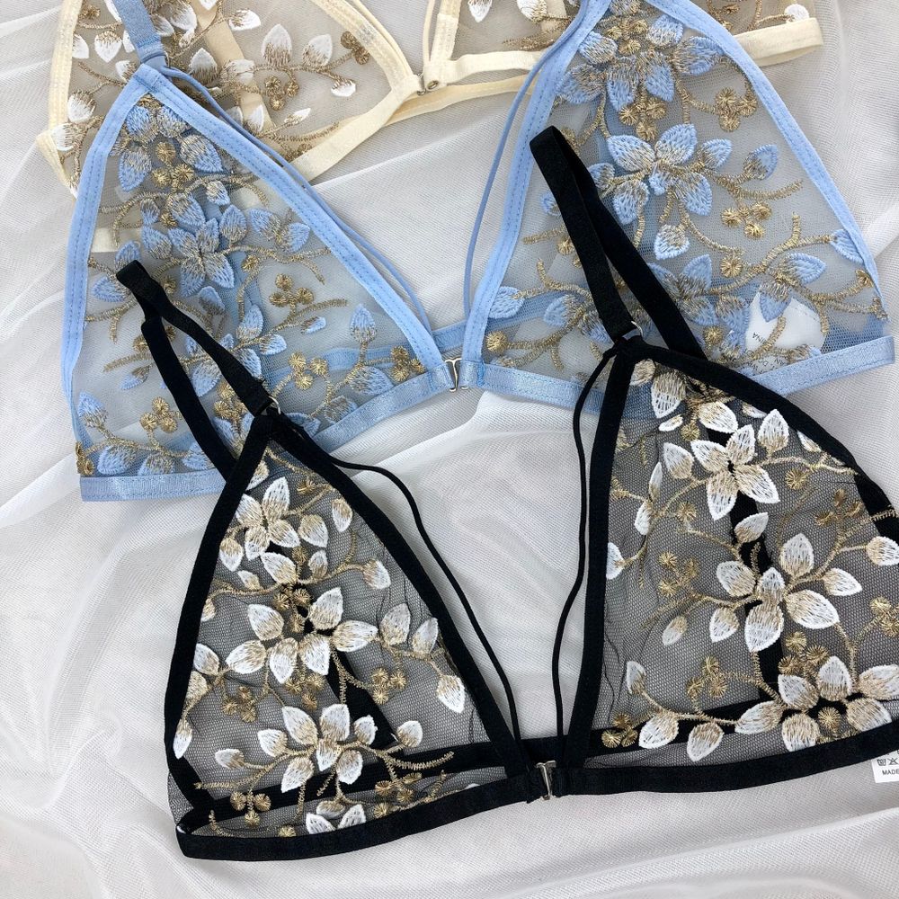 Комплект з вишивкою