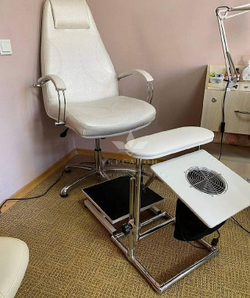 Витяжка для педикюру з підставкою Tertio 2