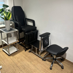 Витяжка для педикюру з підставкою Tertio