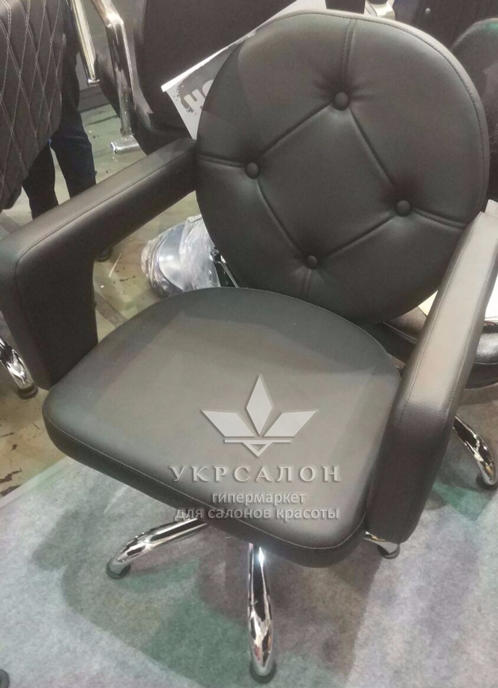 Парикмахерское кресло Lotos