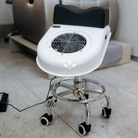 Педикюрная вытяжка AirMax V 8 Pro на колесах