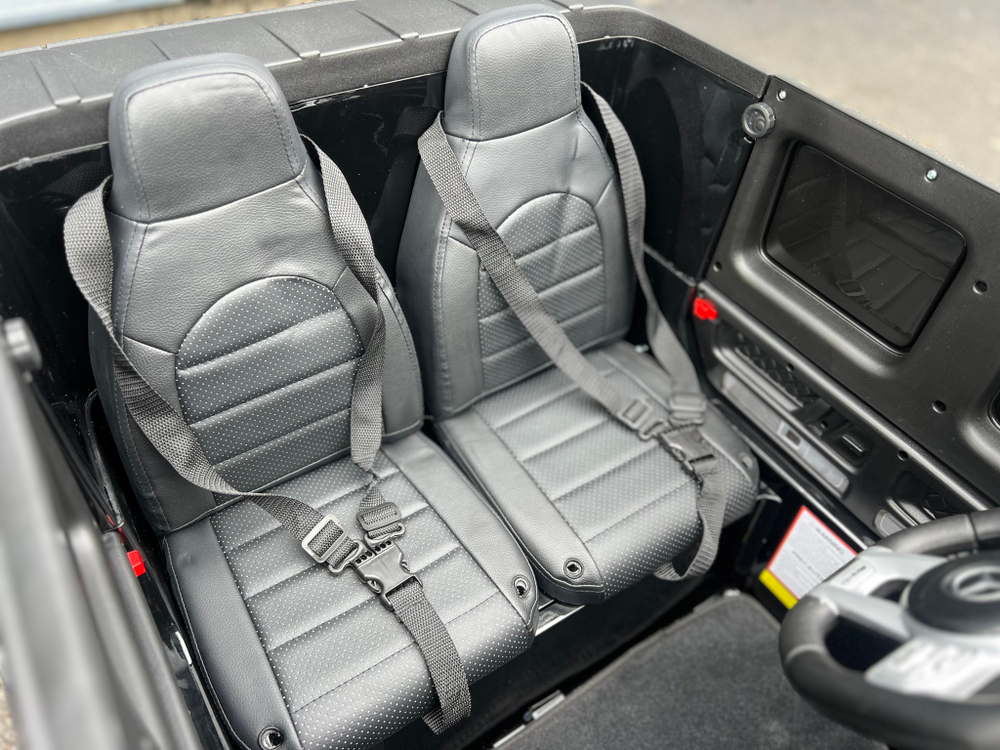 Детский двухместный электромобиль джип Mercedes-Benz 4*4 AMG 4WD "WeKids Cars"
