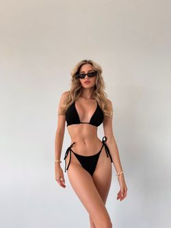 Повноцінний пляжний образ чорний